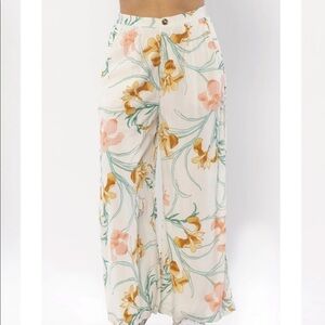 Sisstrevolution summer radiance pants size: S